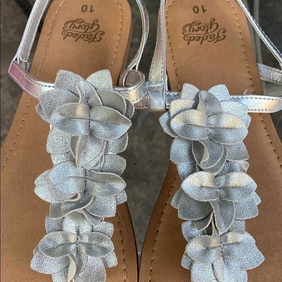 Kids metallic silver sandals EUC - Picture 6 of 6